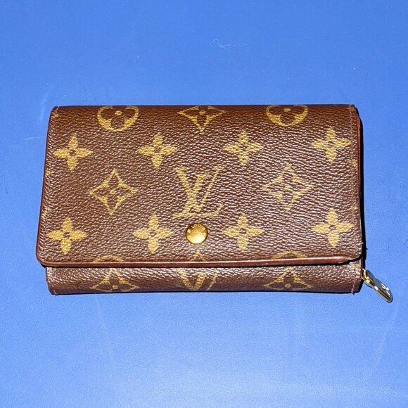 Louis Vuitton classic wallet - Picture 1 of 5